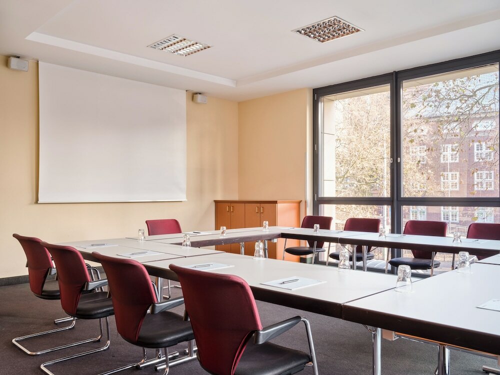 Фото IntercityHotel Bremen