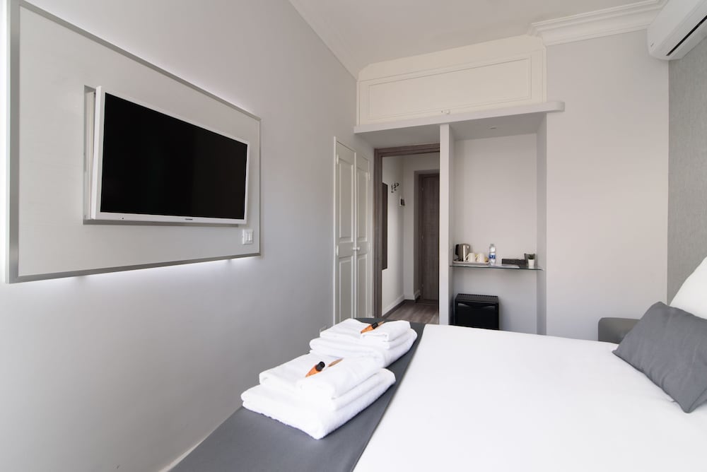 Фото White Caesar Guesthouse