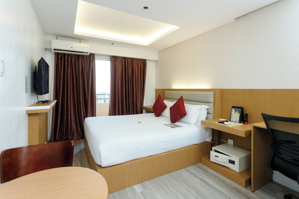 Фото Regency Grand Suites