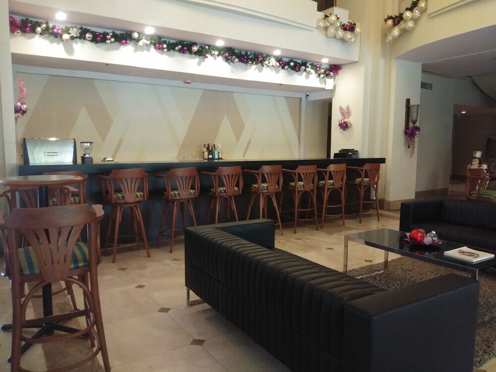 Фото The Mansion