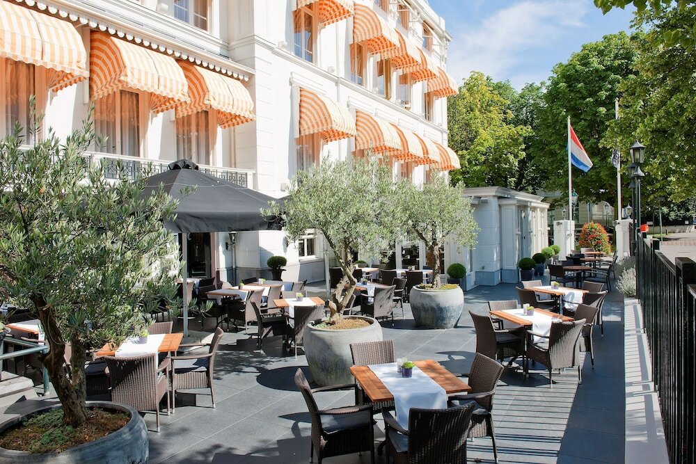 Фото Carlton Ambassador Hotel