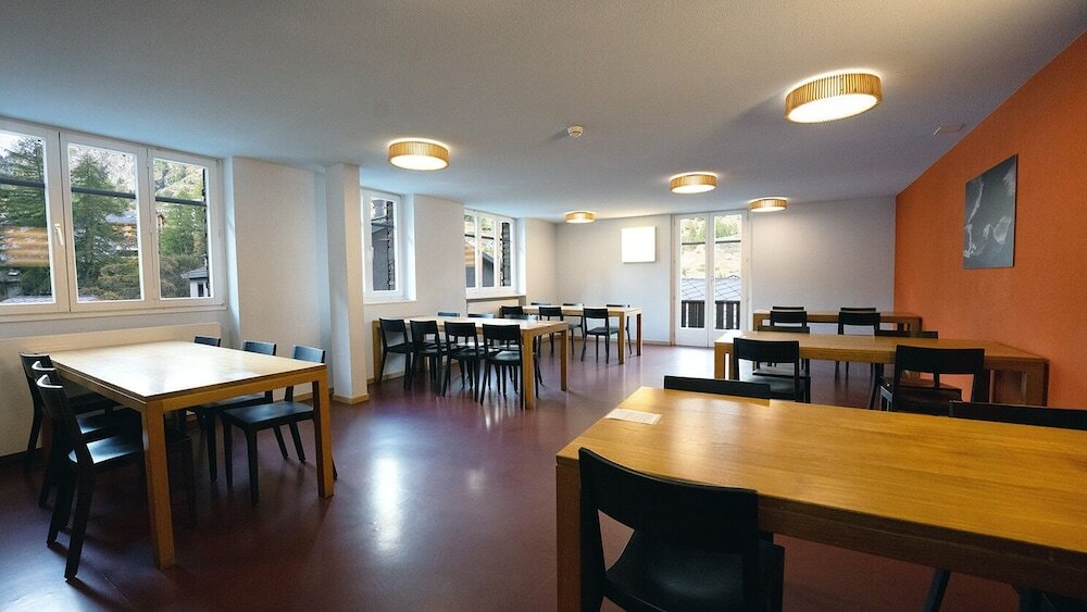 Фото Youth Hostel Zermatt