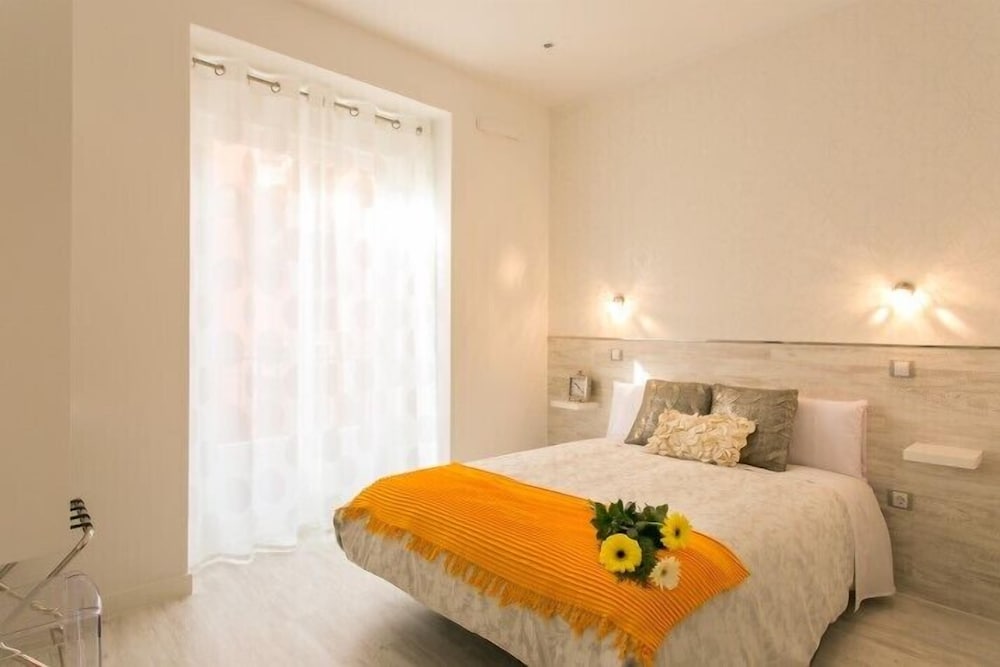 Фото Hostal Met Madrid