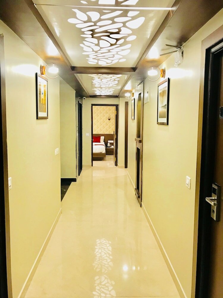 Фото Regalia Inn & Suites