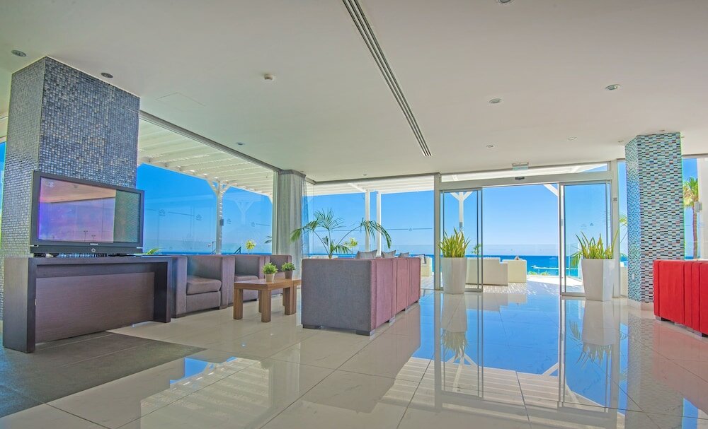 Фото Silver Sands Beach Hotel