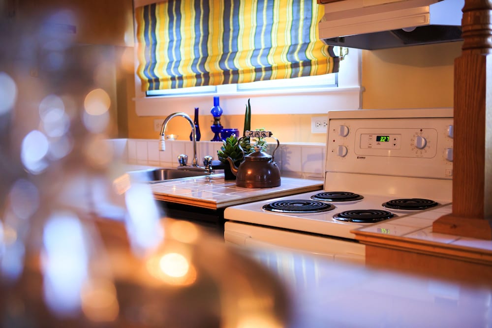 Фото Leaside Manor by The Leaside Group