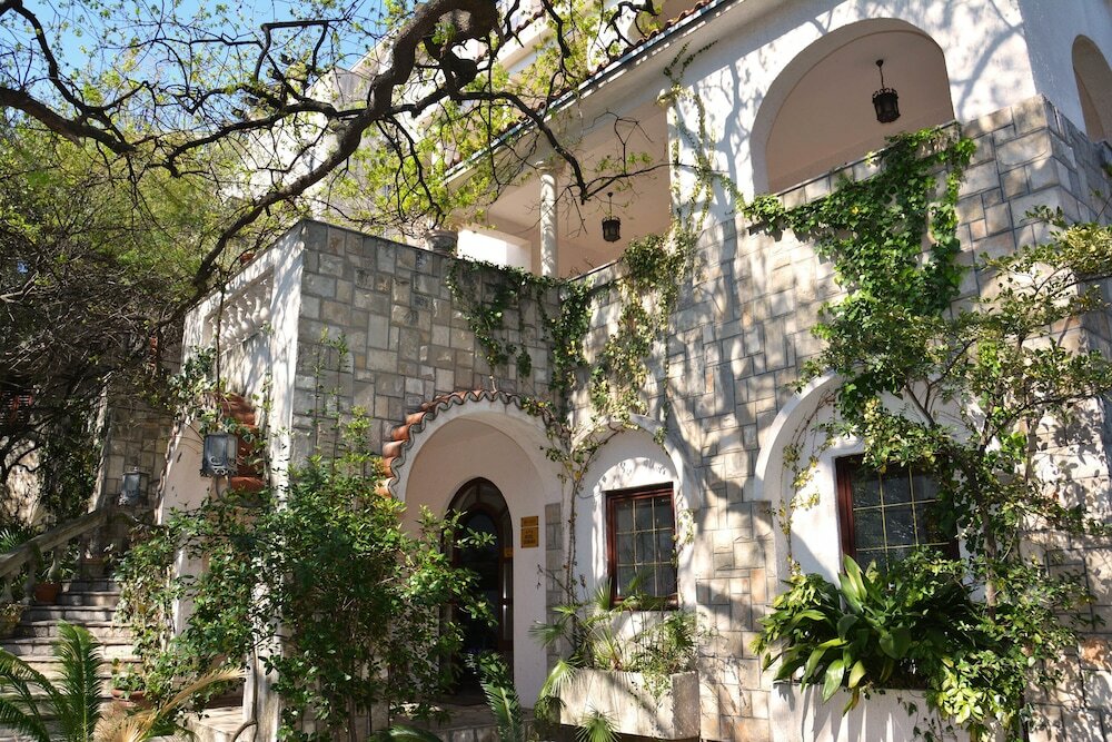 Фото Hotel Dubrava