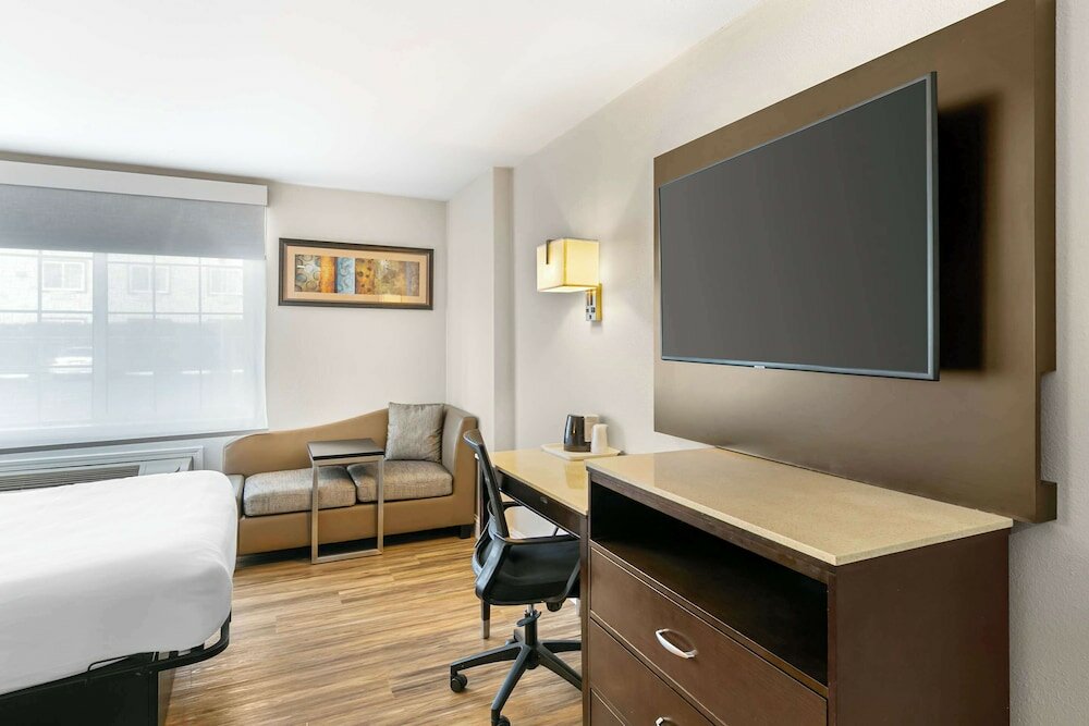 Фото Quality Inn & Suites