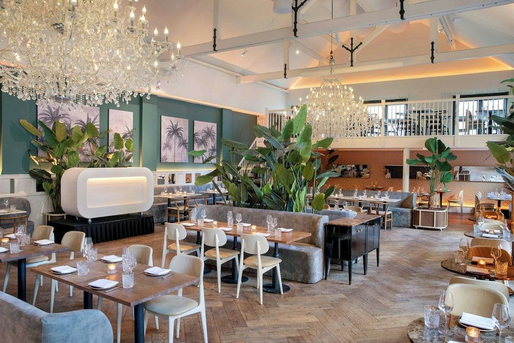 Фото The College Hotel