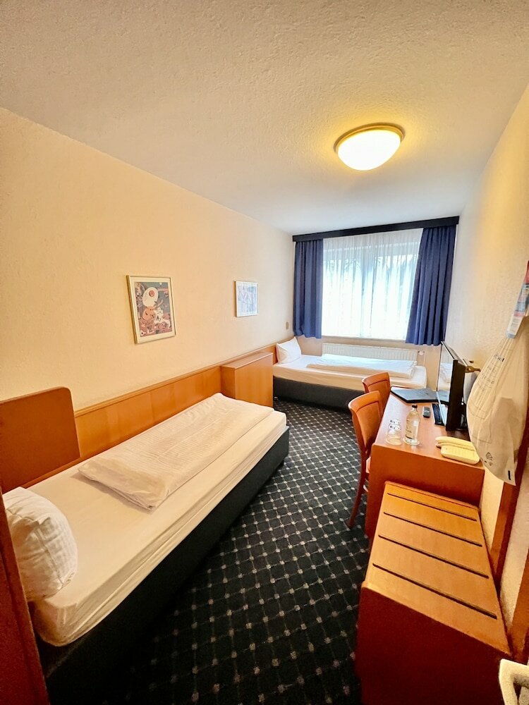 Фото Elbbrücken Hotel