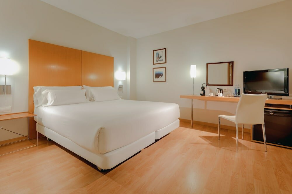 Фото Hotel Catalonia Barcelona Beach