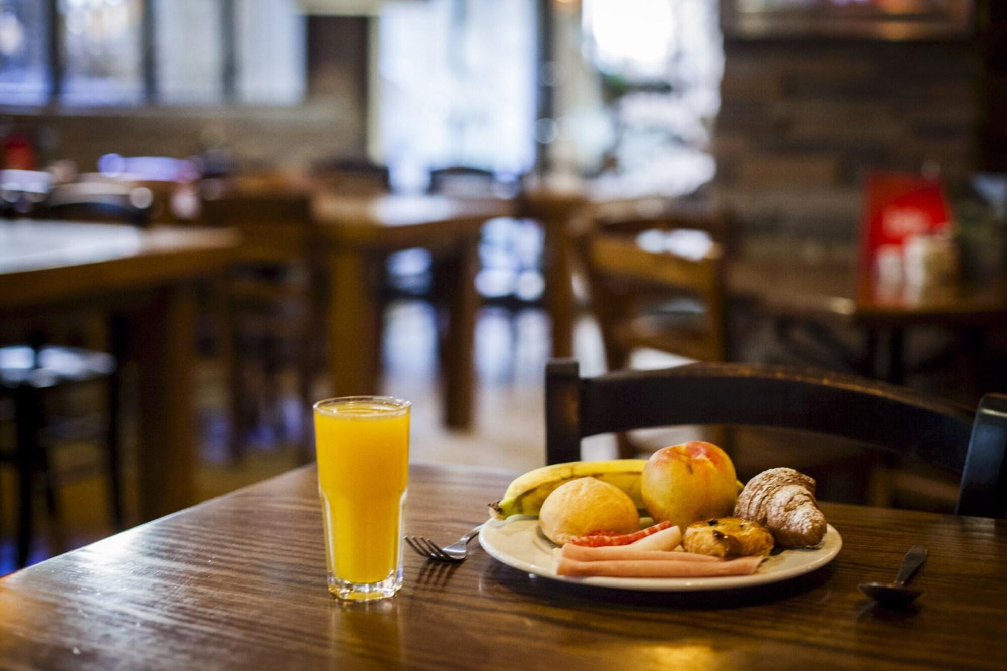 Фото Tropicana Hotel