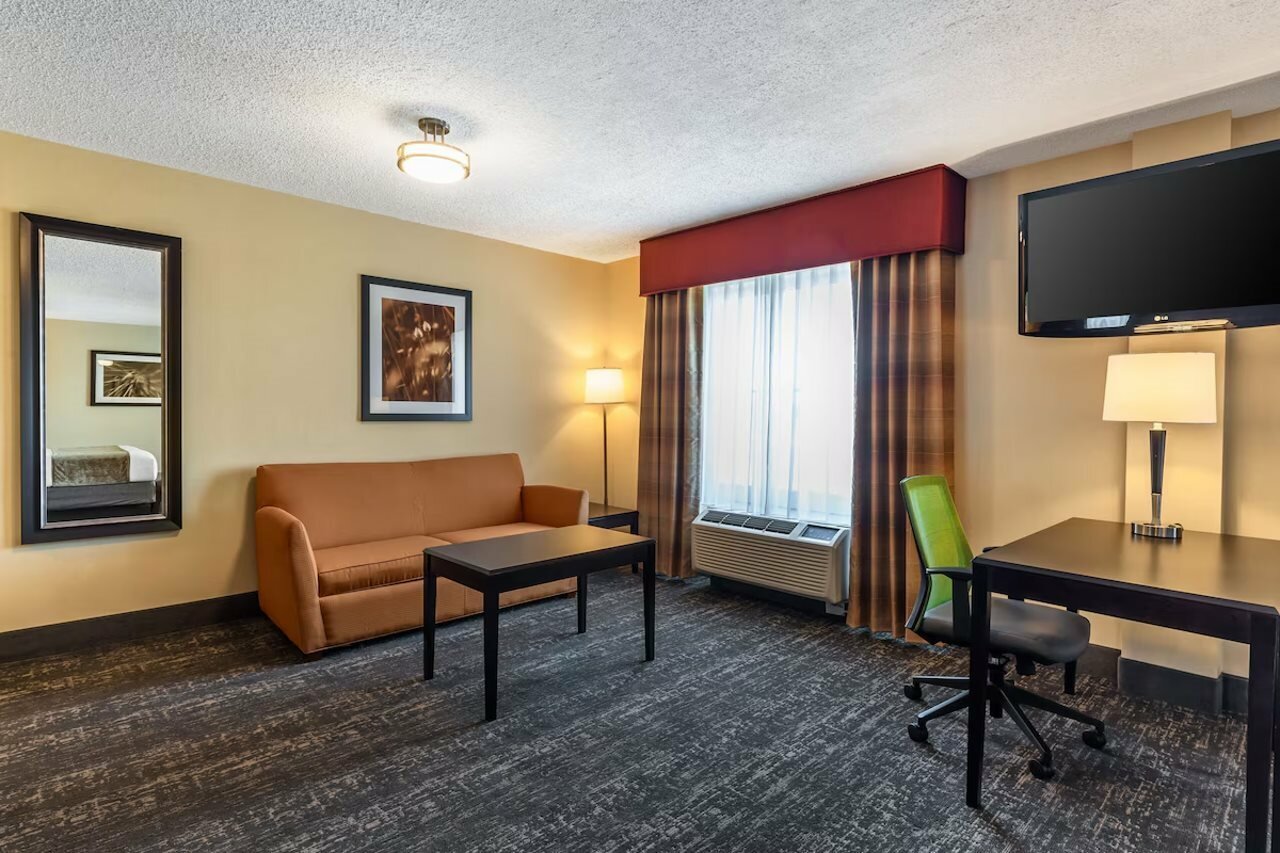 Фото Best Western Braintree Inn