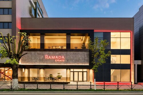 Гостиница Ramada by Wyndham Ramnicu Valcea в Вылче