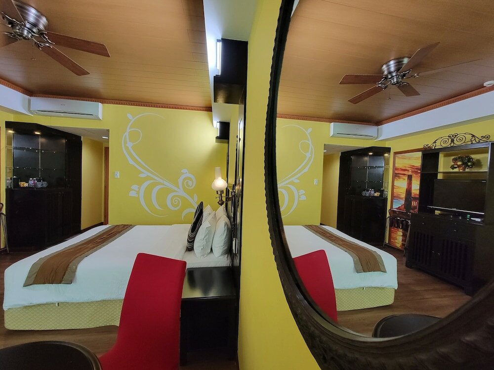 Фото Lee Boutique Hotel Tagaytay