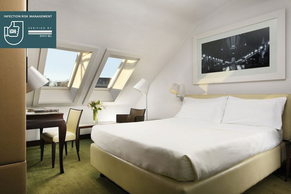 Фото UNAHOTELS Cusani Milano