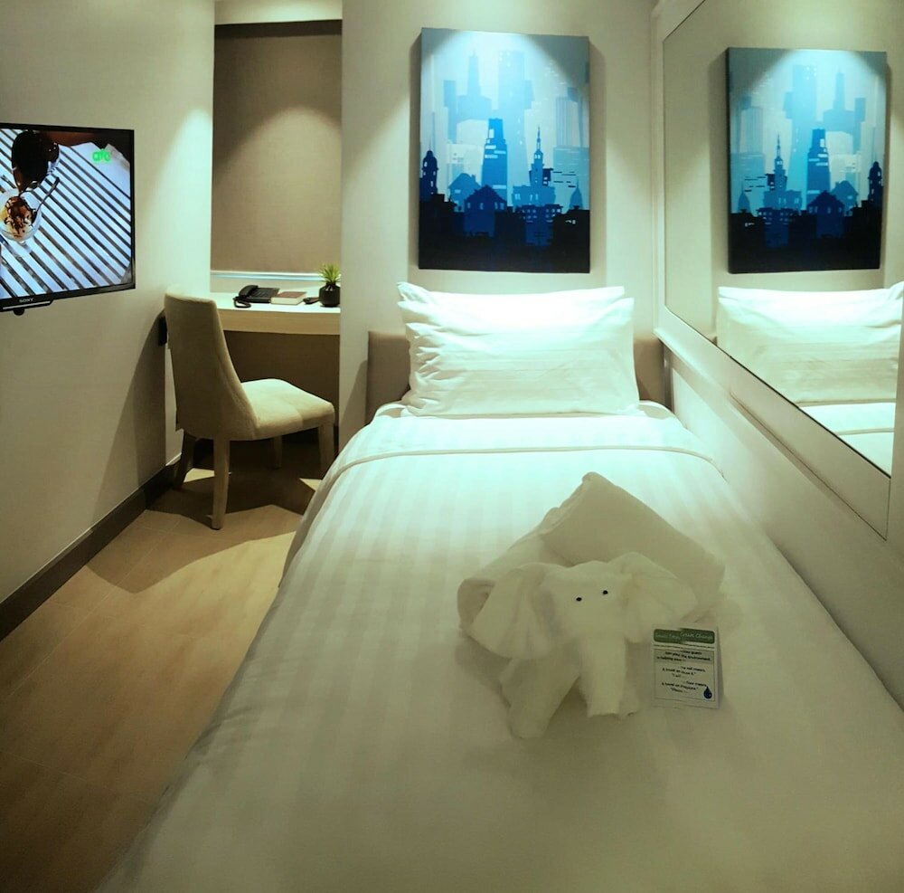 Фото The Mini Suites Eton Tower Makati