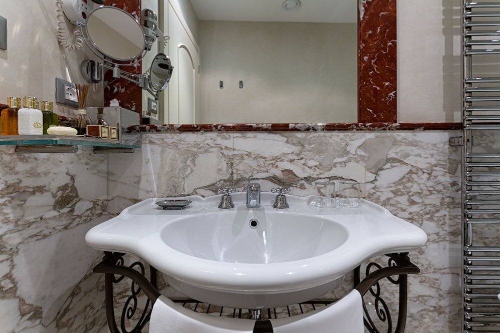 Фото Golden Tower Hotel And SPA