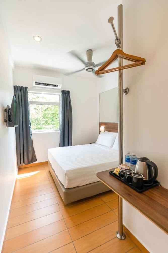 Фото Tune Hotel - Danga Bay, Johor