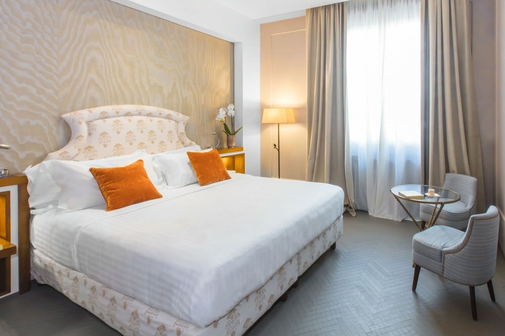 Фото Singer Palace Hotel