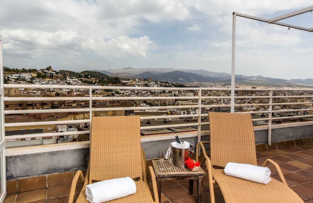 Фото Leonardo Hotel Granada