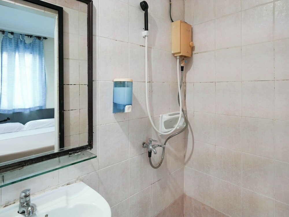 Фото Amrise Hotel