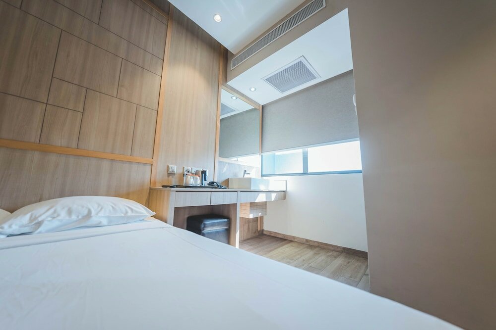 Фото Hotel 81 Premier Star