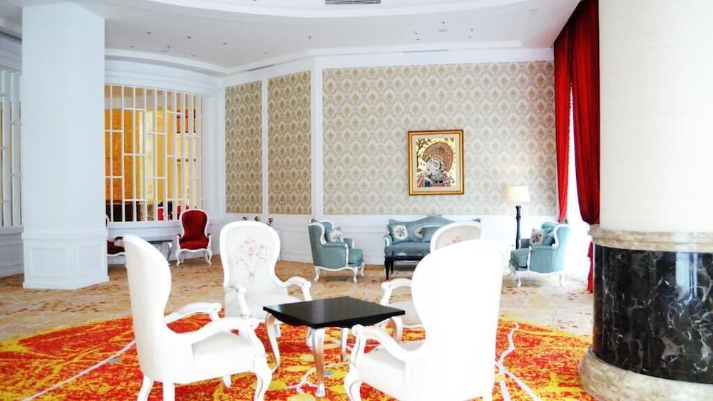 Фото Adimulia Hotel Medan