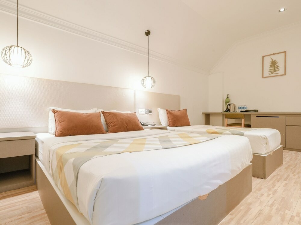 Фото Champion Hotel