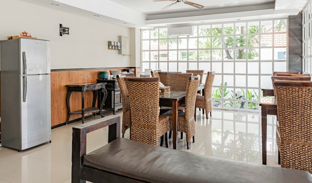 Фото Kuta Airport Insta Hotel