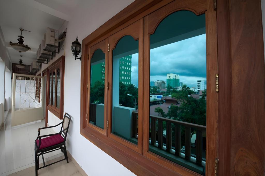 Фото Wei Si Deng Hotel and Restaurant