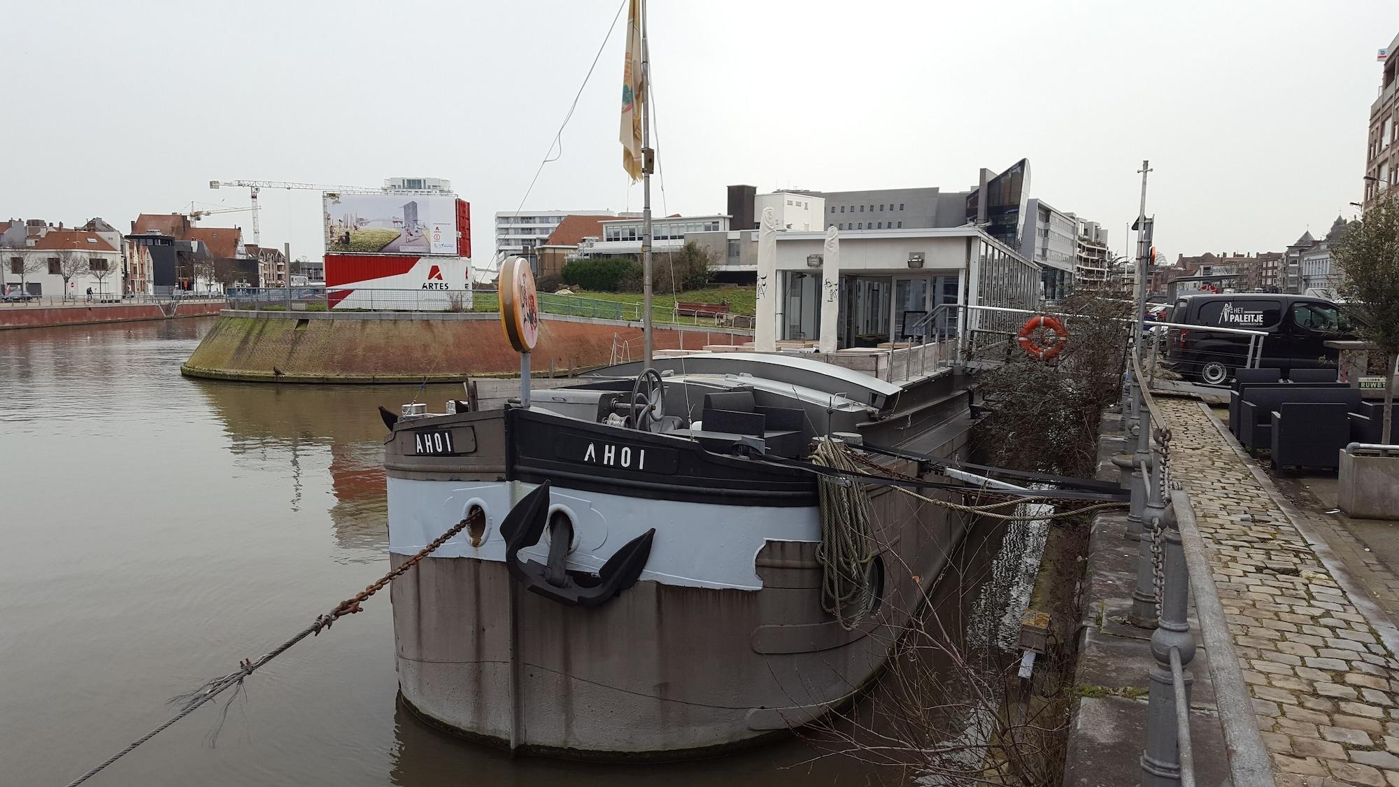 Фото Hotel Restaurant Brasserie Ahoi, Kortrijk