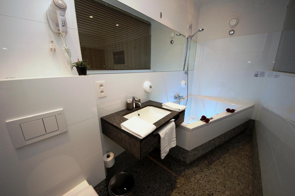 Фото Astoria Hotel Gent