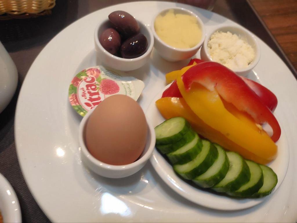 Фото Travelers House Hostel