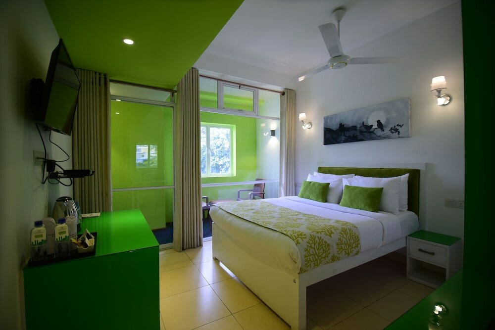 Фото Thilhara Days Inn