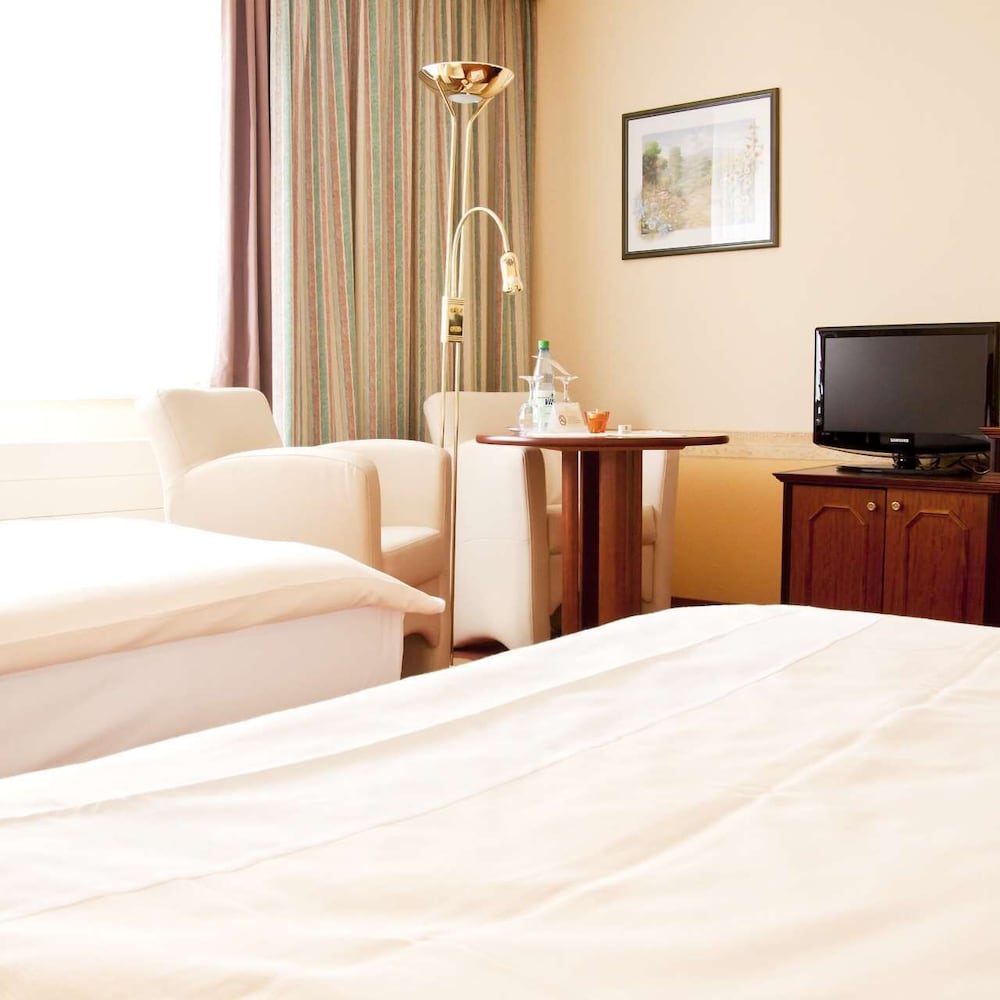 Фото Hotel Landgut Horn