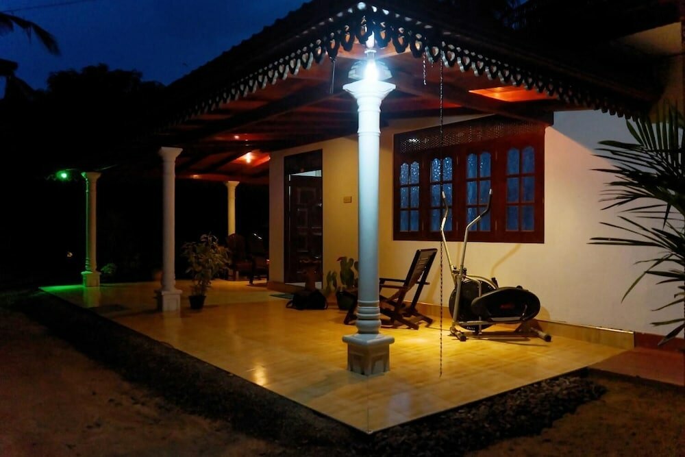 Фото Damith Tourist Inn