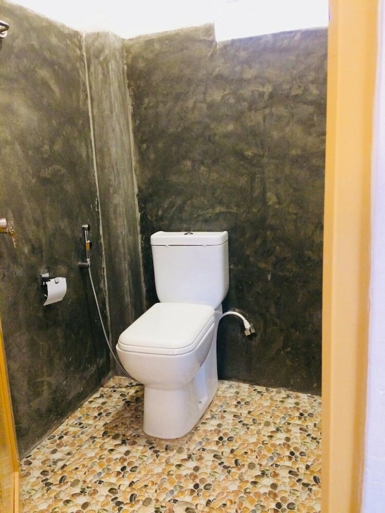 Фото Damith Tourist Inn