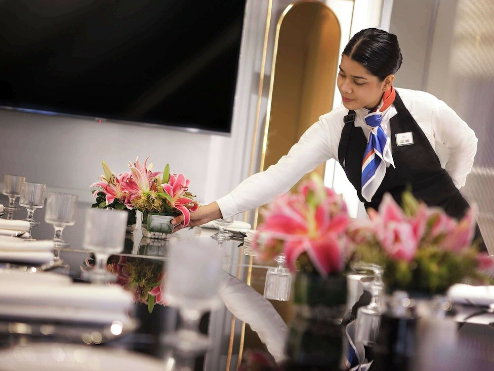 Фото Novotel Guwahati Gs Road Hotel