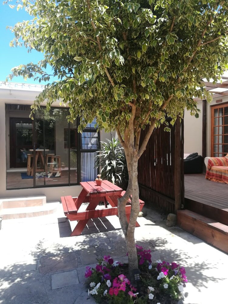 Фото The Birdhouse