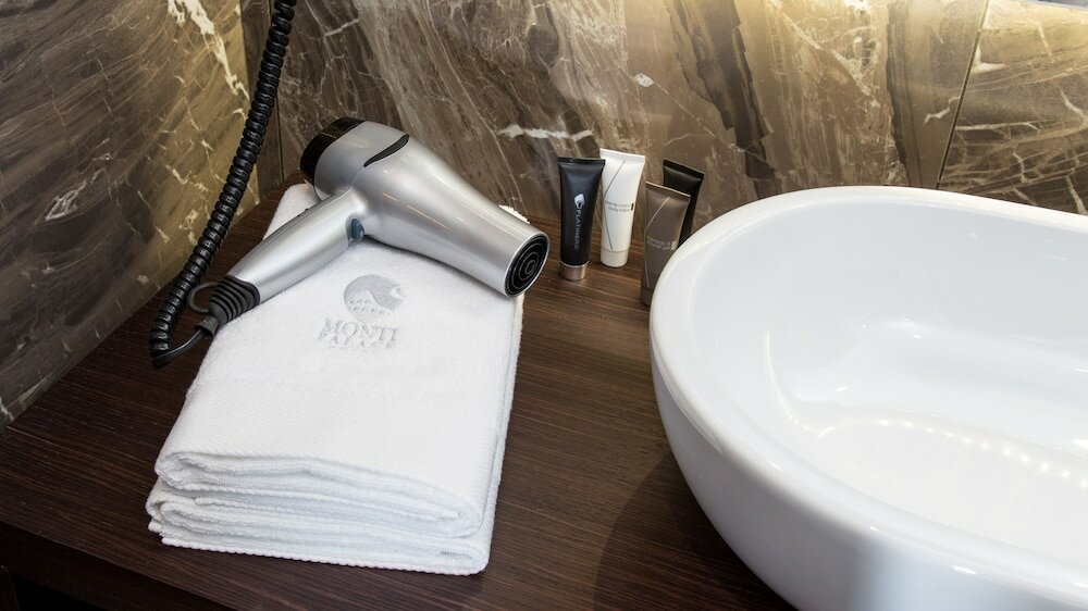 Фото Monti Palace Hotel