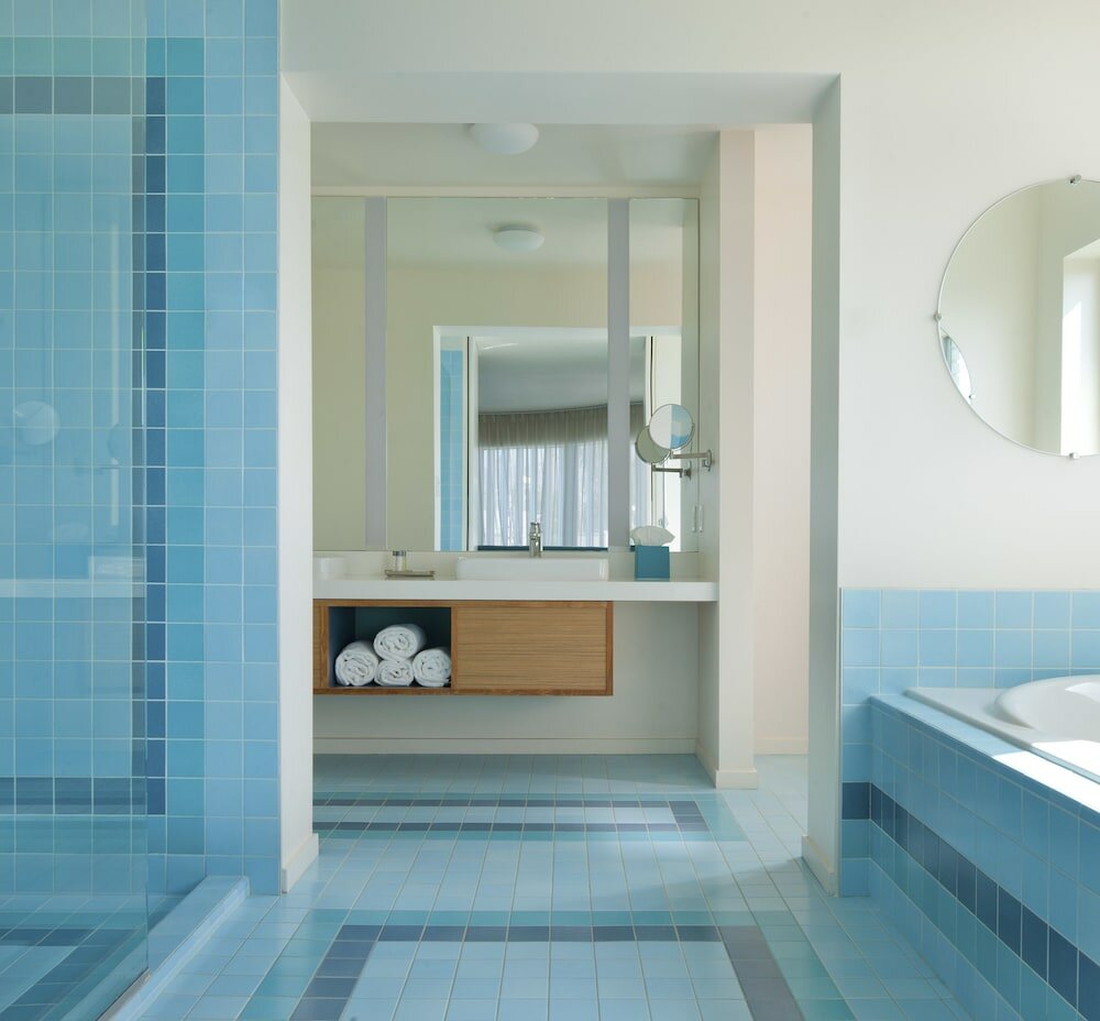 Фото Beverly Laurel Hotel