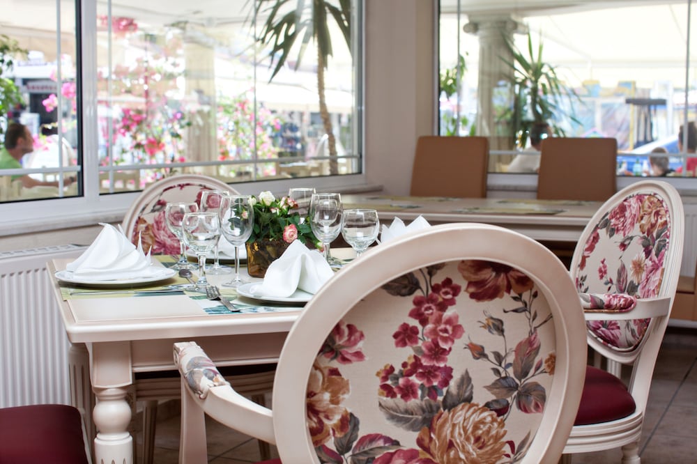 Фото Parthenon Art Hotel