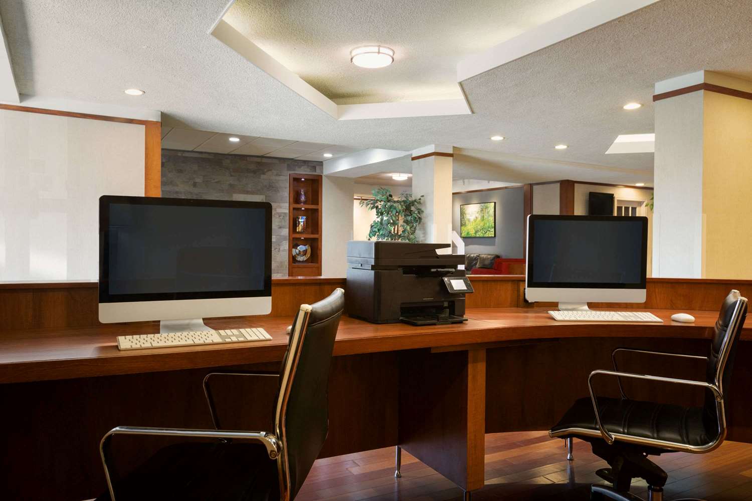 Фото Ramada Plaza by Wyndham Montreal