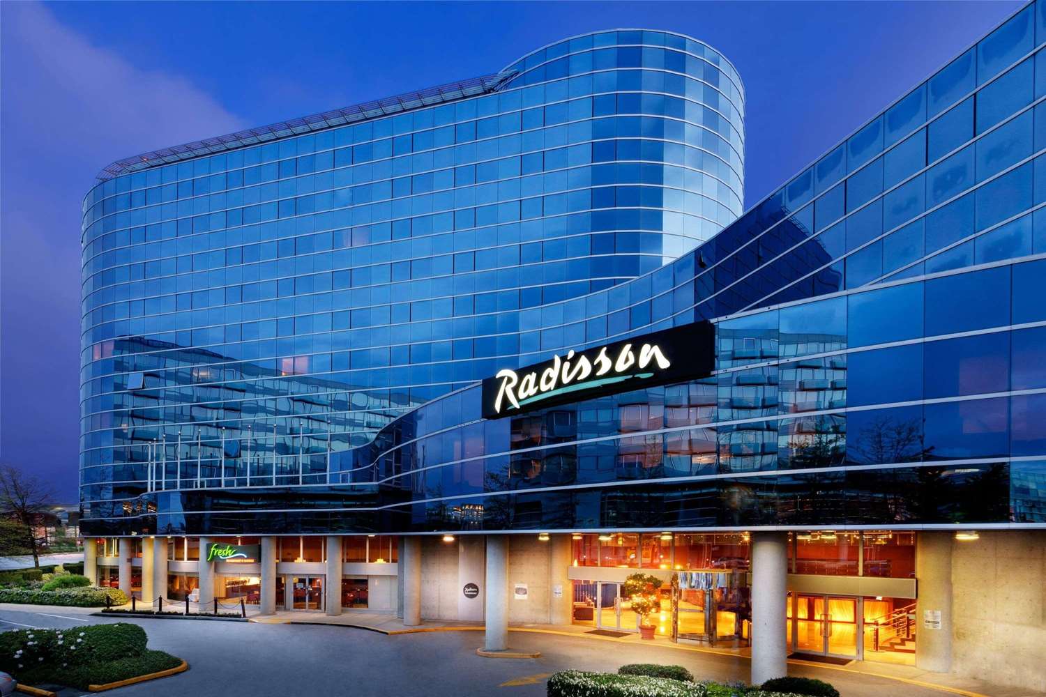 Фото Radisson Hotel Vancouver Airport