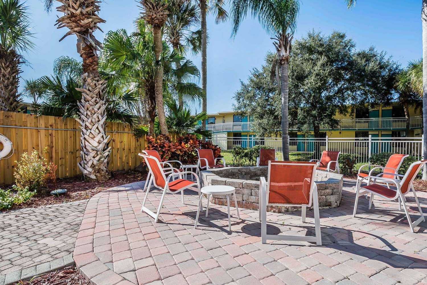 Фото Orlando International Airport Hotel