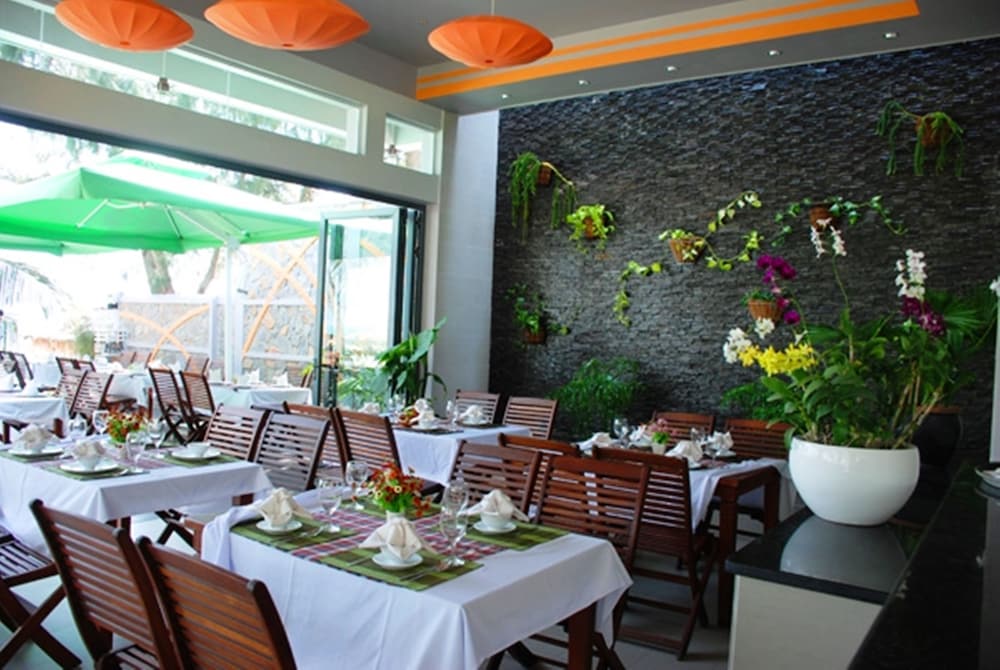 Фото Canary Beach Resort