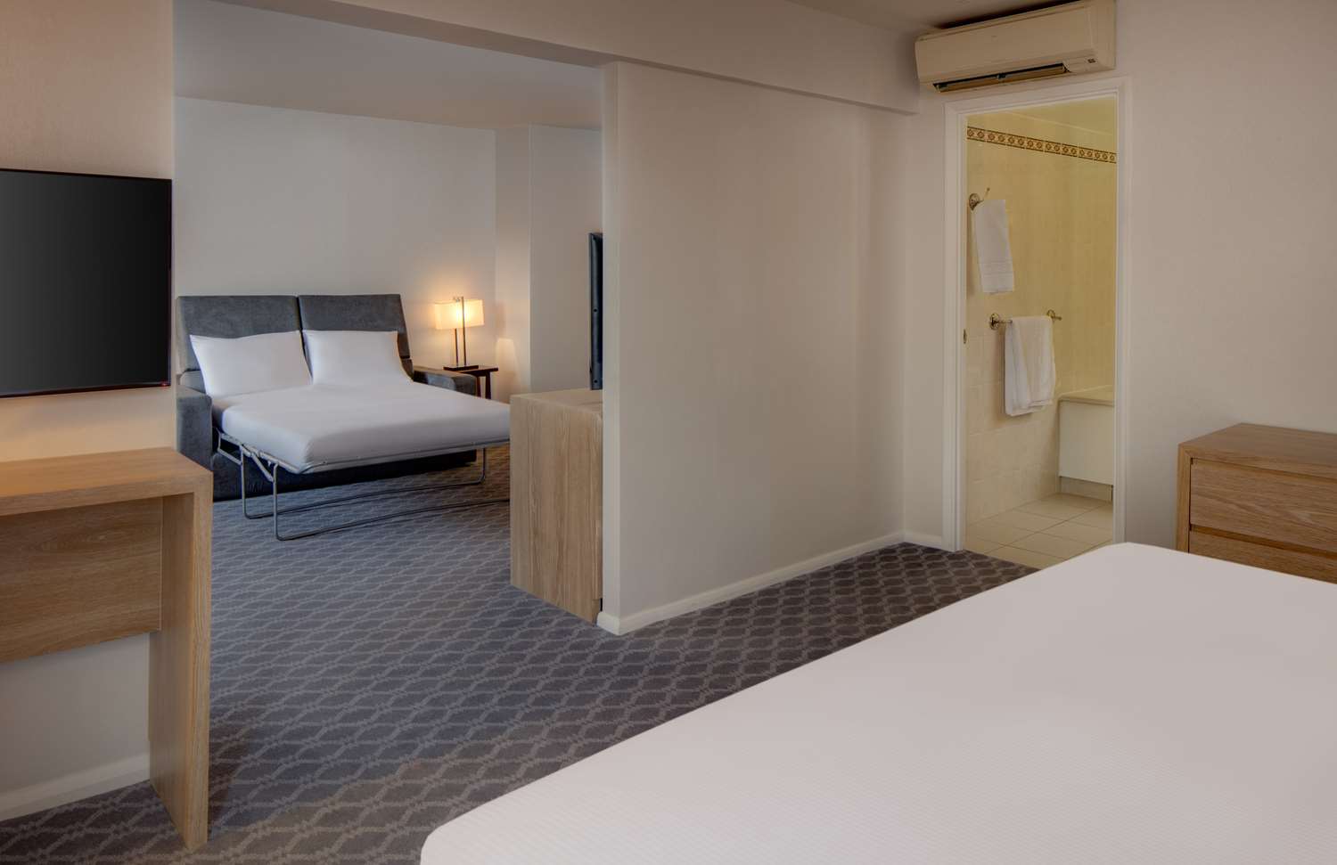 Фото Hilton London Watford