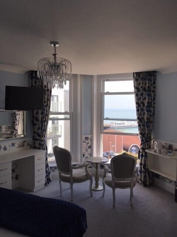 Фото Balmoral Hotel