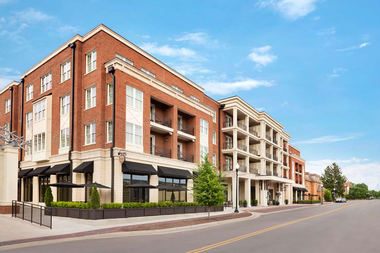 Фото The Harpeth Franklin Downtown, Curio Collection by Hilton